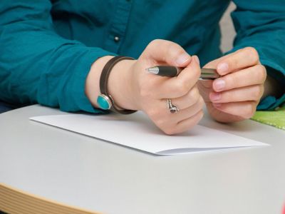 Devenir sophro-analyste avec la formation Consciencéa : un parcours professionnel complet à Rennes et Saint-Jean-de-Luz