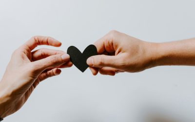 Schémas amoureux répétitifs : pourquoi vous attirez toujours le même type de relation